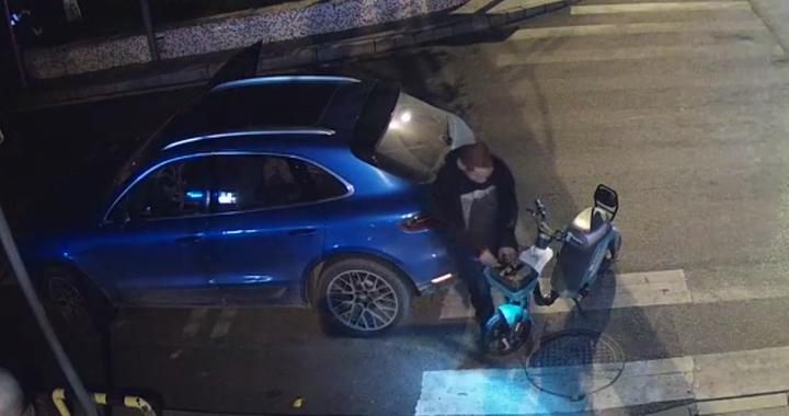 保时捷司机骑共享单车偷电瓶？警方一个多小时锁定嫌犯，一夜时间盗得190余块电瓶