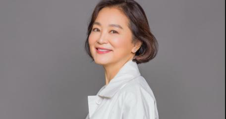 林青霞11亿豪宅遭大量蟑螂入侵，她亲手处理却杀不完，被吓到坐立难安：“我真的拿它没办法！”