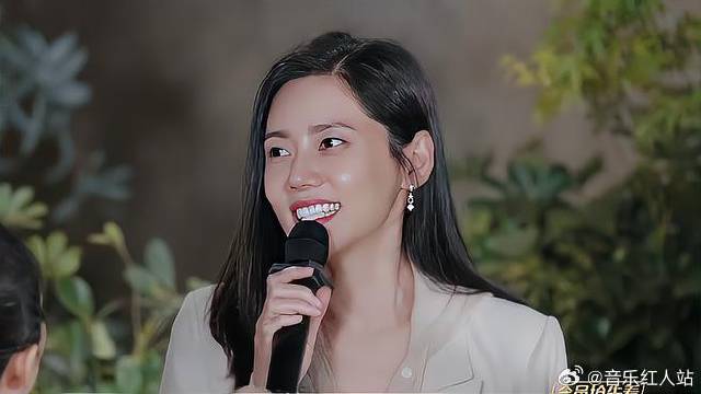 齐思钧秋瓷炫孙悦同框，刘雅瑟疑惑秋瓷炫秋:我一辈子对她好！