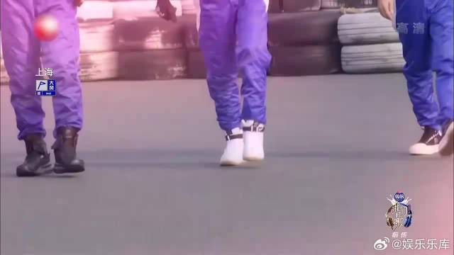 周深又来玩赛车，横冲直撞，赛车玩出碰碰车感觉