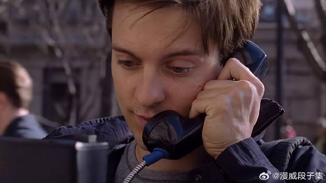 彼得向美女表白，结果通话时间到了，后面都白说了