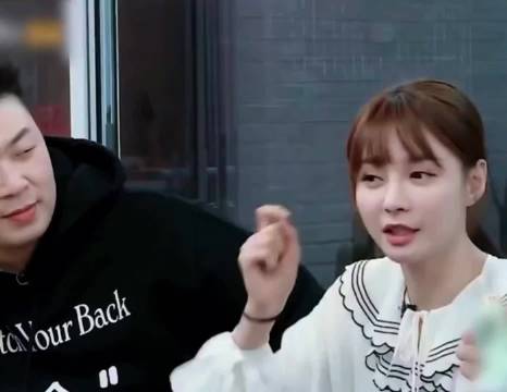 杜海涛沈梦辰恋爱细节引热议，网友称恋爱中女人如福尔摩斯