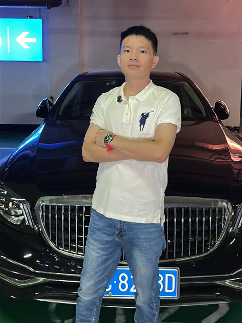 视频：驾驶迈巴赫S级，到加油站，需要自费油钱吗？