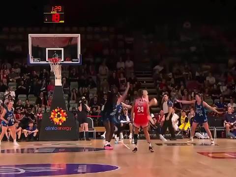 韩旭Wnbl第二站惊人表现，女篮第一人降维打击？ ···