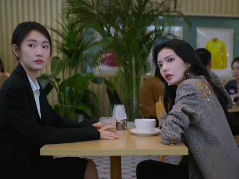 闺蜜：我拿你当好闺蜜，我处处替你出头，你拿我当敌蜜，拿我当小丑！