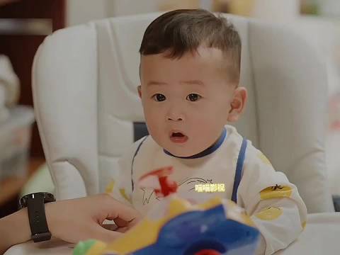 小溪刚生完孩子没多久，又得知妈妈怀孕了，一时不知是该喜还是该忧