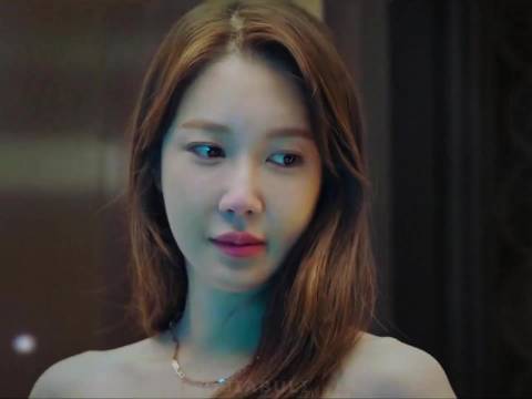 她的女儿啊 她找了那么多年的女儿，她马上就可以去接她了