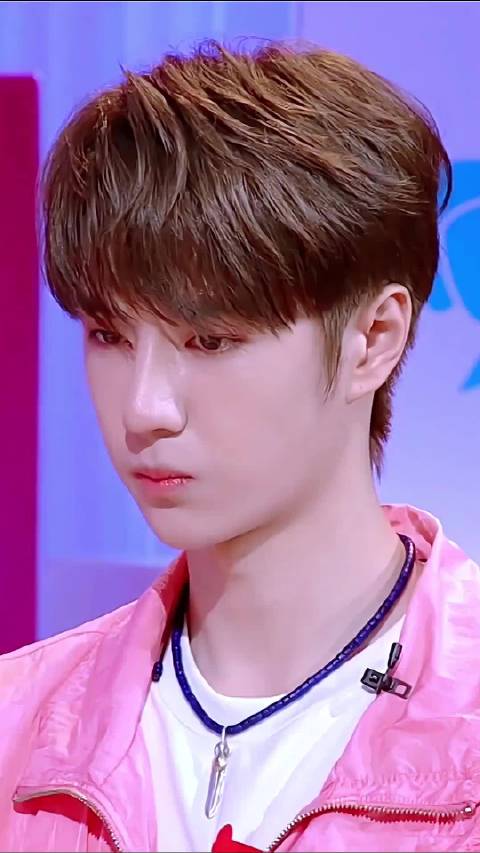 王天天同学，奶呼呼的，皮肤真好！