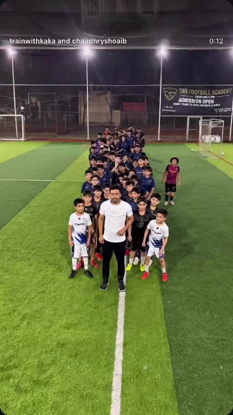 足球2选1，梅西和C罗，你更喜欢谁？