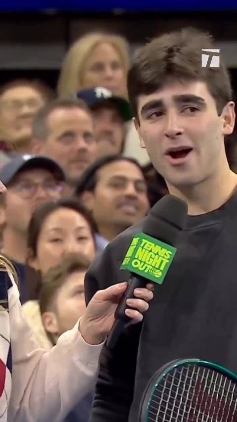 萨巴伦卡的粉丝 表演赛玩嗨了