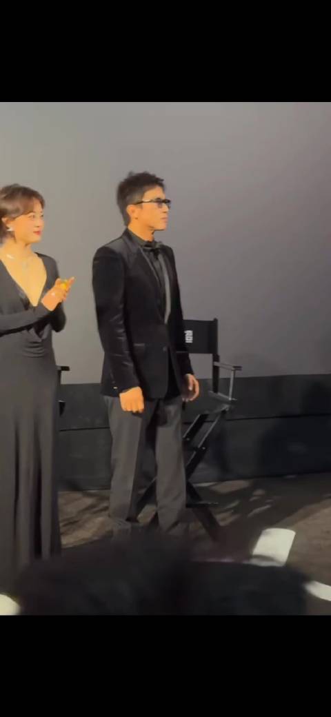 章子怡与黄轩是不熟吗？他俩台上都没有互动！