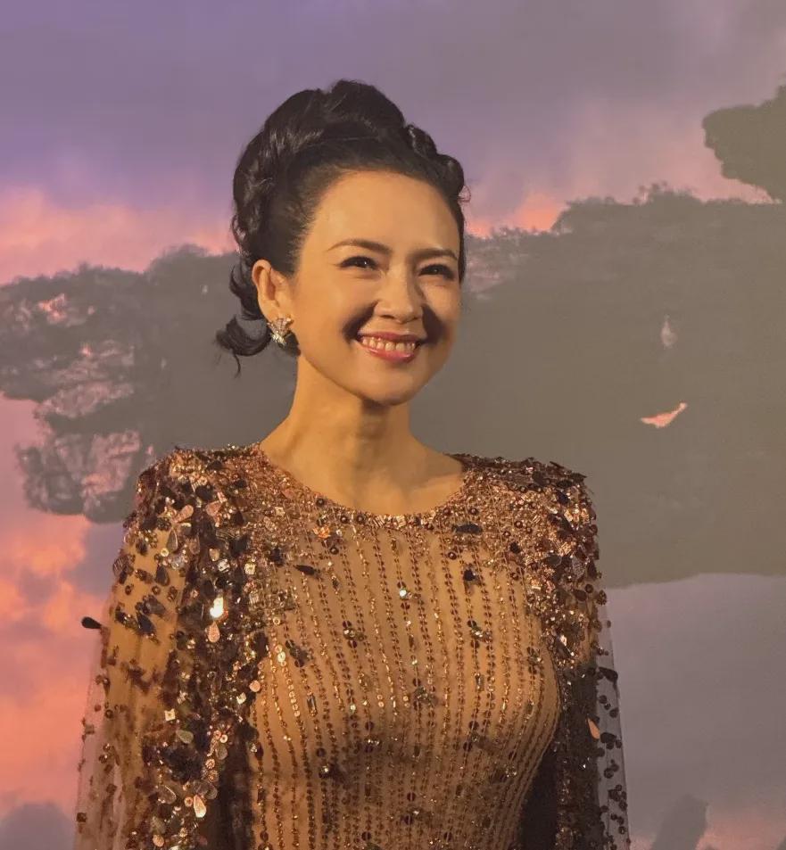 章子怡被吐槽拜高踩低！主动和卡梅隆热聊，对孙俪邓超略显冷淡