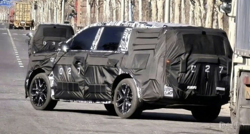 小米汽车三款新车曝光 将于2026年发布 首款增程SUV对标问界M9