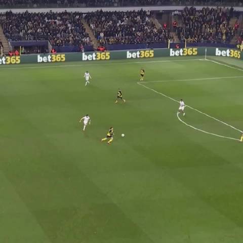 昨晚的最佳进球，第二个球里布朗连过加西亚、佩德里后助攻的过程最精彩