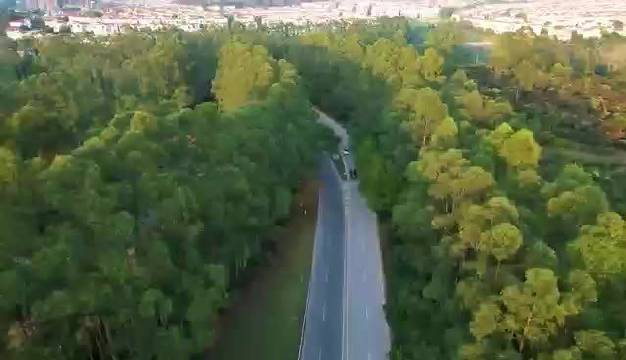 小鹏X9超级增程搭载6kW外放电与反向充电功能