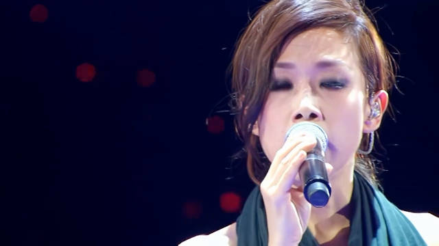 林忆莲封神现场，《至少还有你》《为你我受冷风吹》，这就是华语天后的实力！