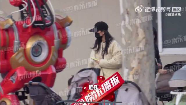 王鸥女儿一眨眼都长这么大了？！