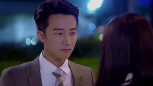 男子道歉称想哭就靠肩膀