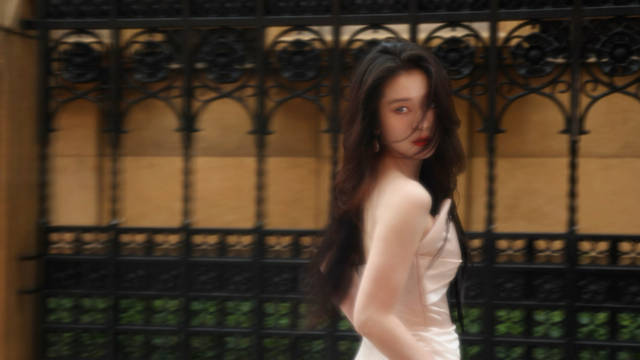 逃离城堡，坠入烟火公主「迎」