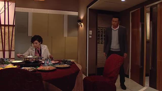 使徒行者：丁小嘉点菜找公账，谁知新老板新作风，自己掏钱好心疼！