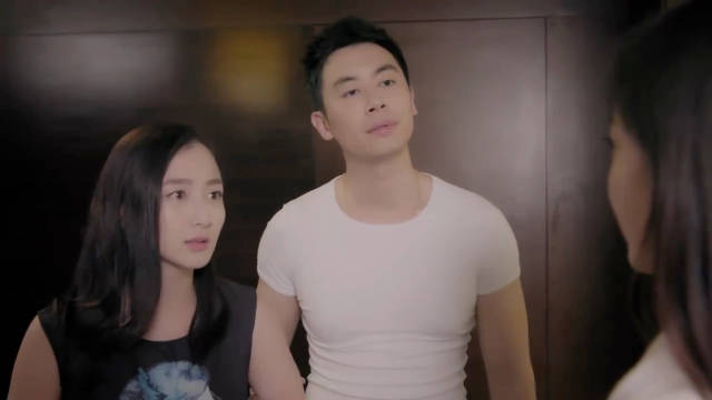 漂洋过海来看你：酒店乌龙！男女房客大打出手！