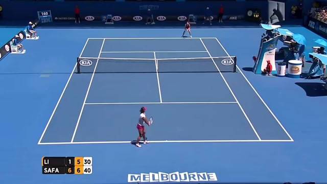 李娜惊险逆转萨法洛娃，五厘米之差险胜