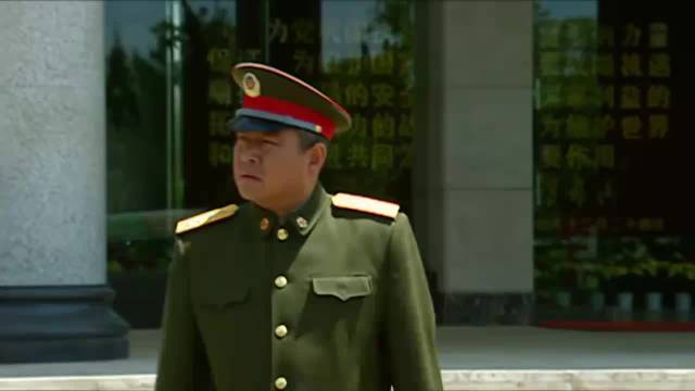 士兵突击：团长看好许三多，许三多却自卑，不知努力是最好天赋！