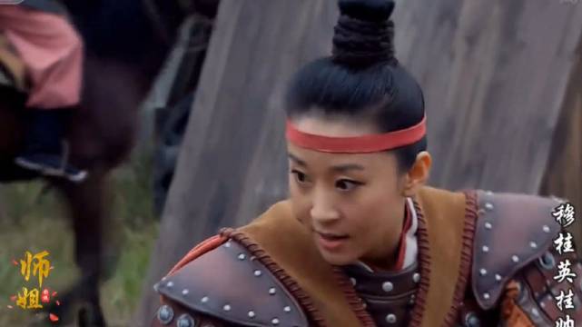 穆桂英在军营的所作所为，很快受到了士兵们的爱戴