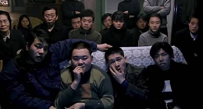 与青春有关的日子：冯裤子开门风波，笑料不断！