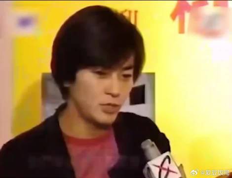 其实我觉得伊健短发也很帅的啦，长发更是美人…这段采访很可爱