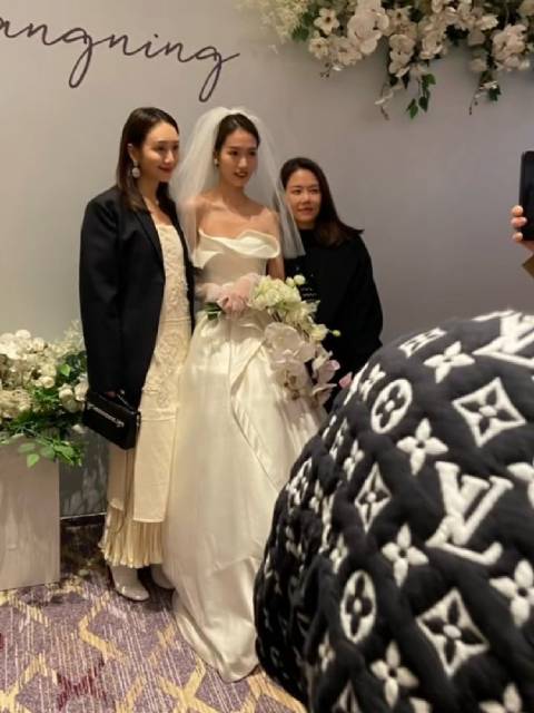 王鸥参加妹妹的婚礼 何九华 王鸥