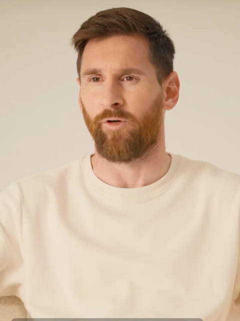 梅西ins追忆足球初心，感恩球迷与万事达支持