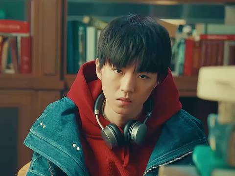 王俊凯激发潜能携手李晨张钧甯对抗灾难