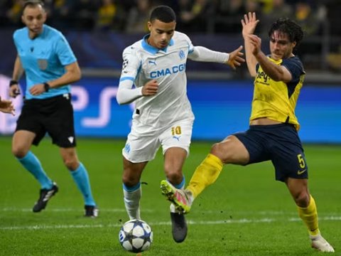 马赛顶住圣吉洛伊斯的反扑，最终取胜，格林伍德梅开二度