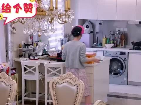 柳岩妈妈疯狂吐槽她 咳嗽还喝冰