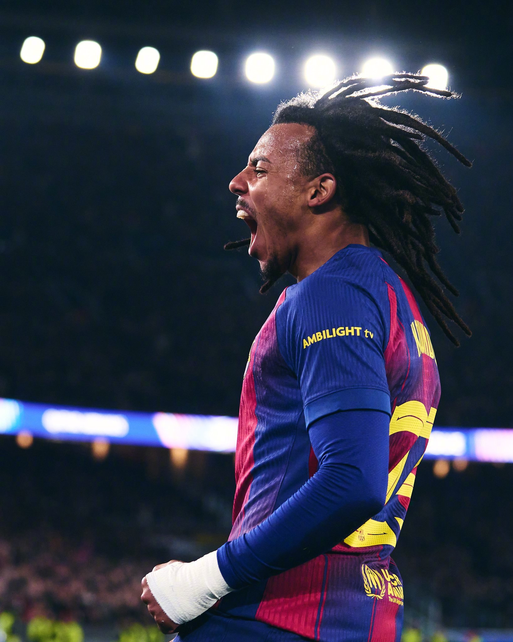 孔德头球双响创纪录，巴萨2比1逆转法兰克福