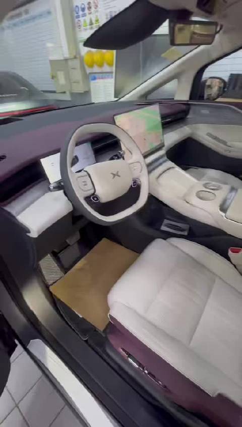 这内饰颜色真不错