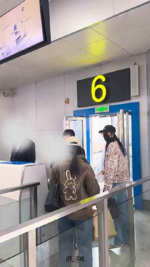 我们会一直在你身后，往前走别回头