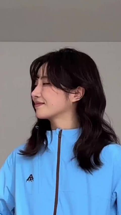 上班族冲锋衣三色穿搭指南，蓝色通勤粉色活力黄色日系