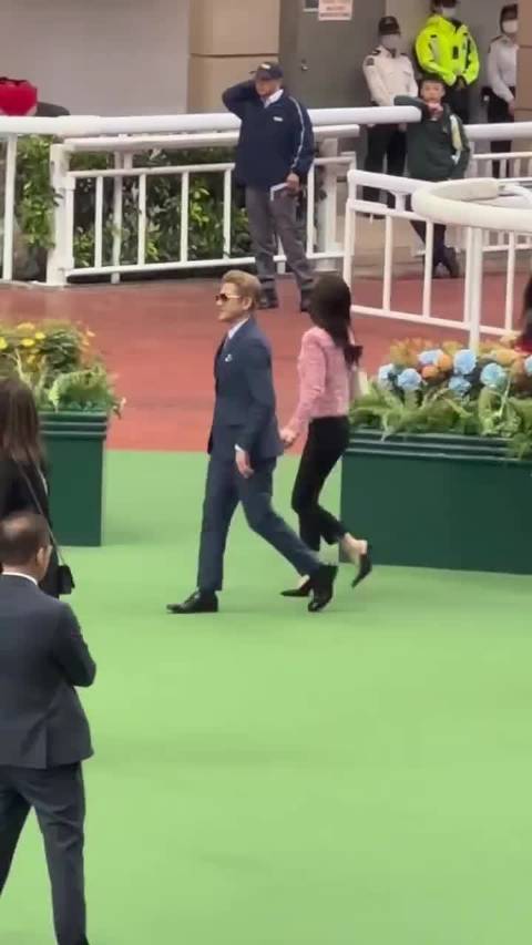 郭富城携妻方媛现身香港马场观赛