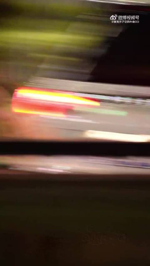 李一桐乔振宇新剧脸颊吻路透曝光