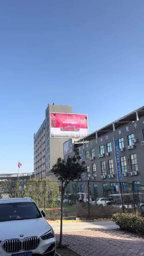 哪个大傻春之前说特斯拉不打广告的？