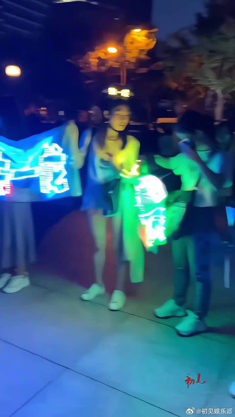 朱一龙女粉丝太暖了