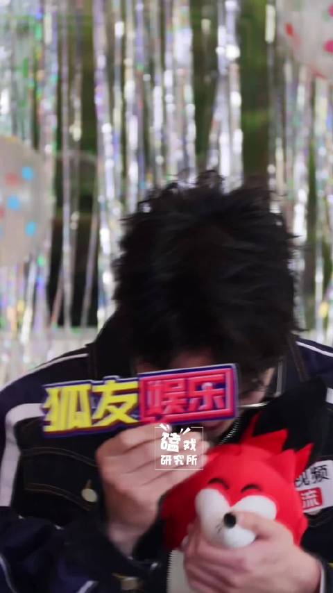 羞耻到低头了！