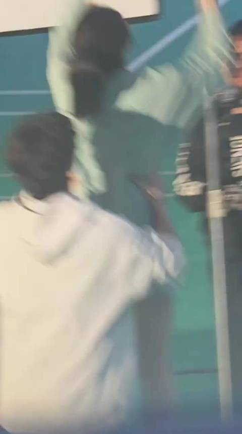 林一艾米同框风衣眼镜杀氛围感拉满