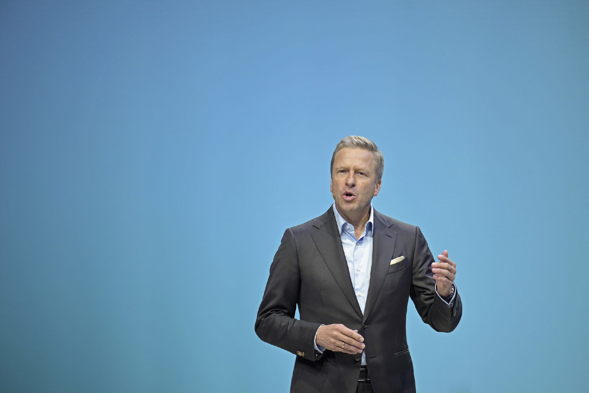 宝马集团将换帅，内德尔科维奇明年5月接棒齐普策