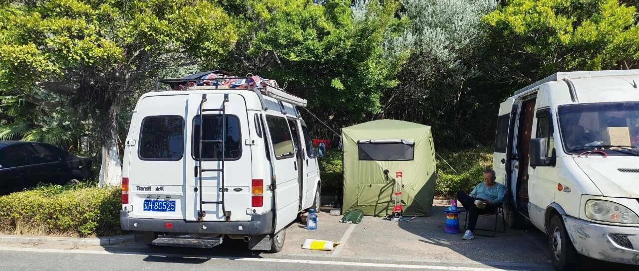 泉州一公园停车场被房车“霸占”？市民吐槽：停车太难了！