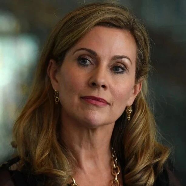 与马斯克隔空辩论，这位母亲推动澳大利亚16岁以下社媒禁令