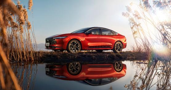 14.98万起！2.0T EcoBoost发动机，新蒙迪欧拉高同级性能标准