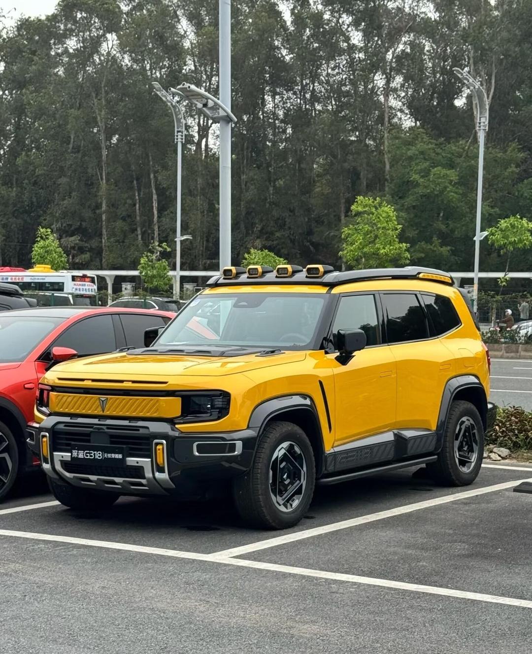 深蓝G318高速追尾引AEB争议